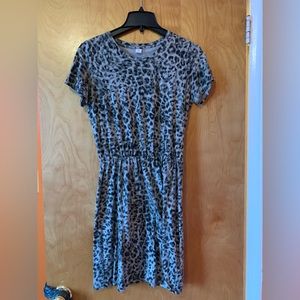 Old Navy leopard print t-shirt dress